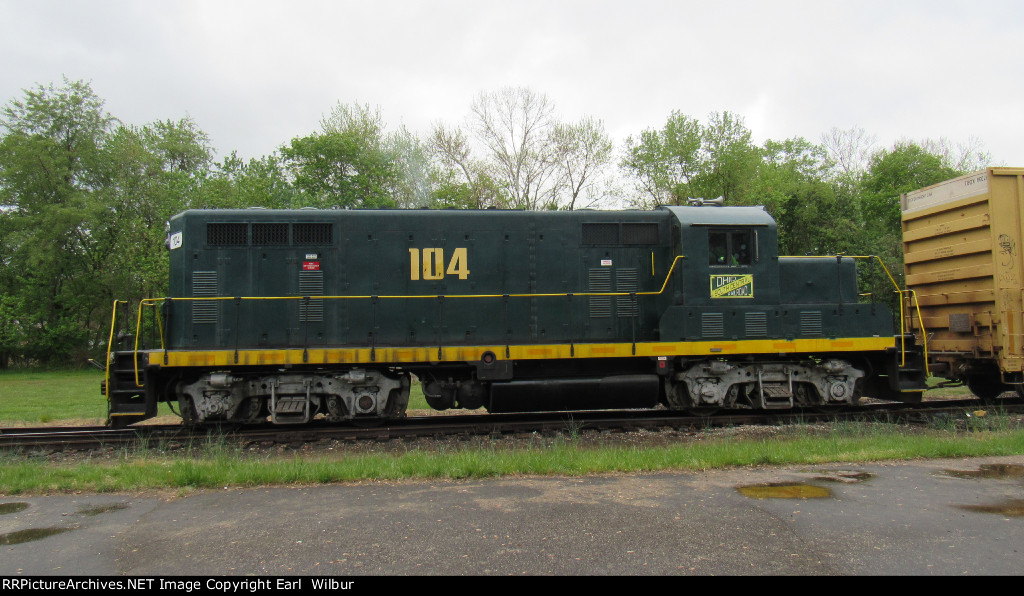 Ohio South Central Railroad (OSCR) 104